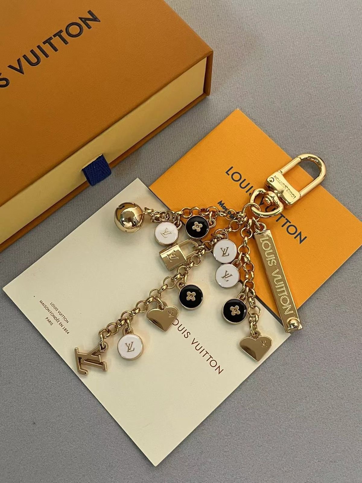 Louis Vuitton Key chain LV New collection
